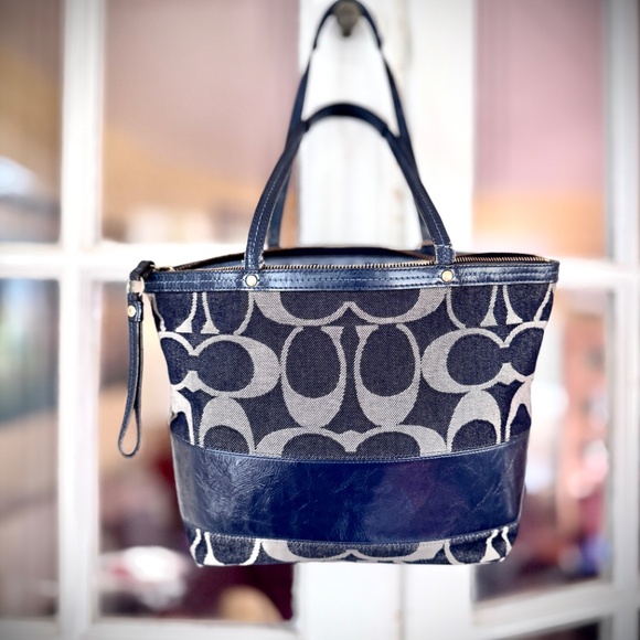 Coach Denim Medium Signature Shoulder Tote Zippered in Navy w/ 2 tags - Picture 13 of 13